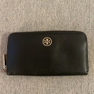 Tory Burch Black Zip Wallet